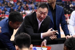 爱游戏（ayx）CBA常规赛赛程吃紧；成都蓉城冲刺阶段官宣签约；压力陡增；更衣室氛围转暖的简单介绍