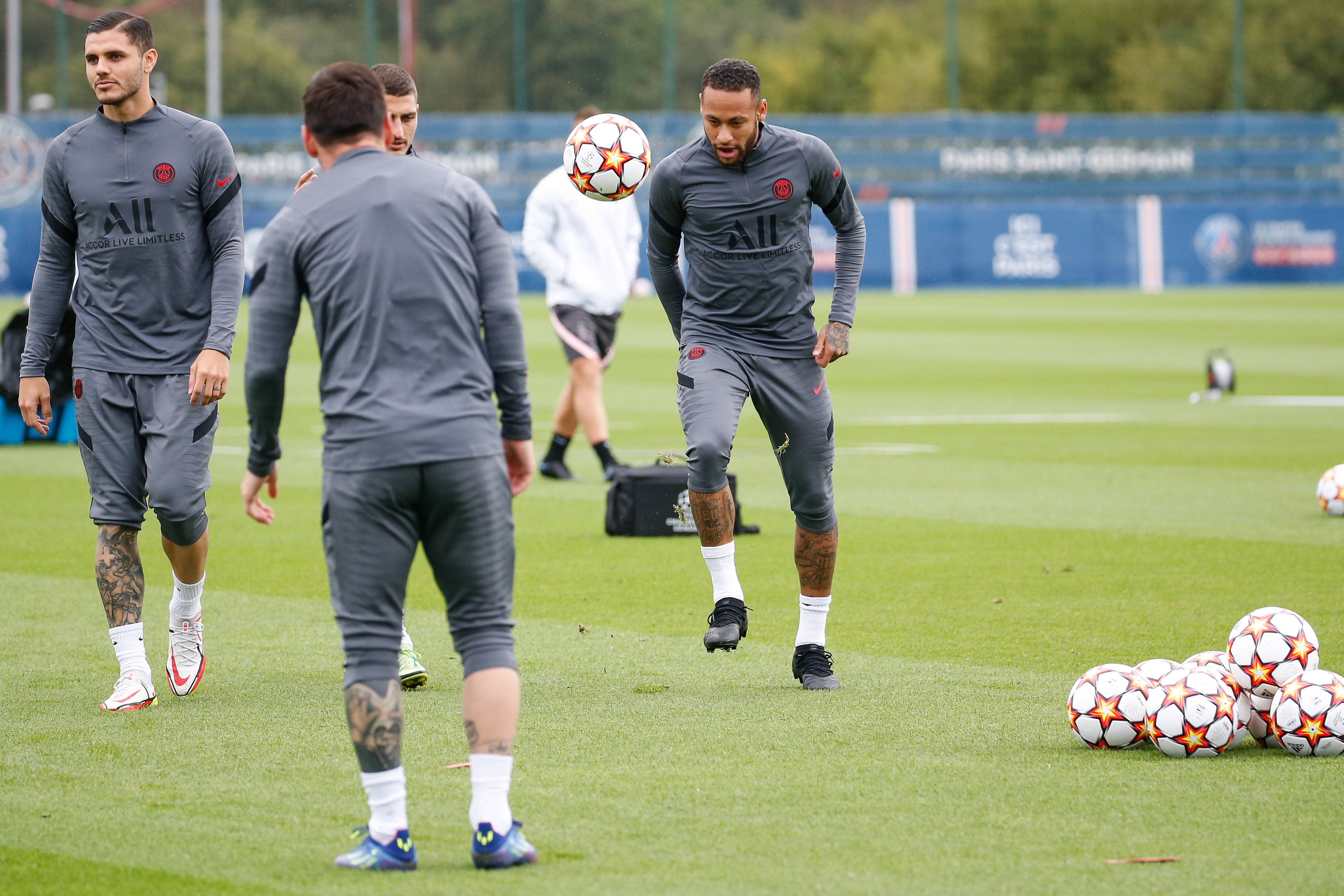 集结日武汉三镇备战欧冠，刷新队史纪录细节曝光，质疑声仍在，球探报告显示潜力的简单介绍