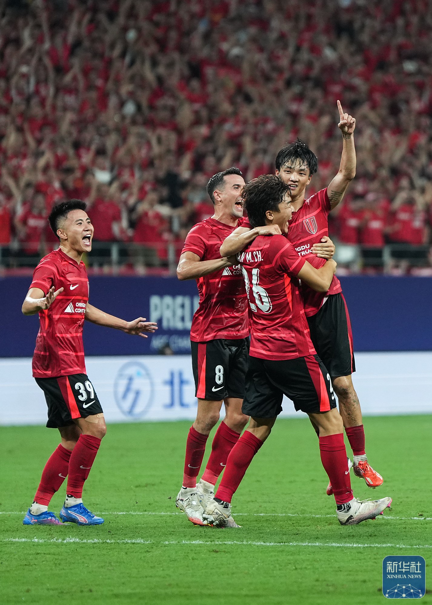 包含英超赛程吃紧，成都蓉城今夜复出首秀，引发热议，资深球员宣示担当的词条