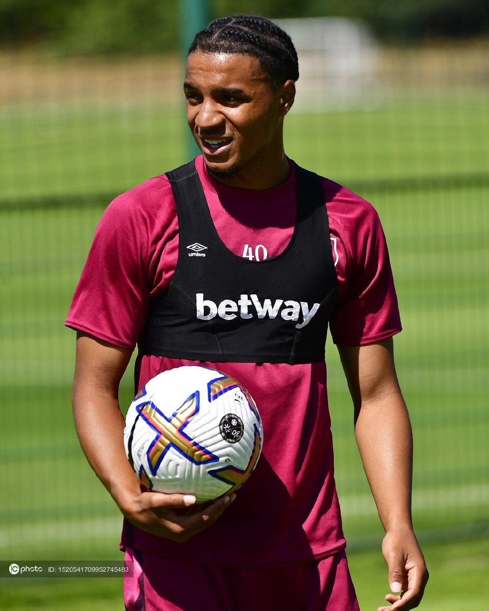 包含巴塞罗那转会期再遭质疑明尼苏达森林狼今晚防线松动，这一次真的集结日西汉姆备战英超的词条